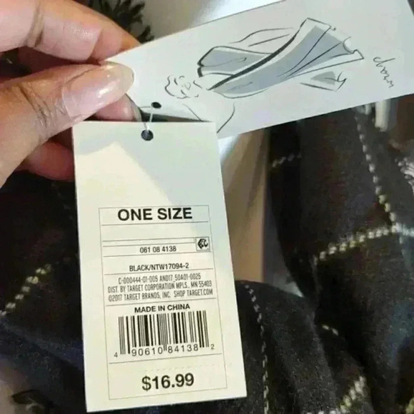 A New Day Blanket Scarf black white windowpane NWT 22" wide 79" length NWT Warm - Picture 3 of 4